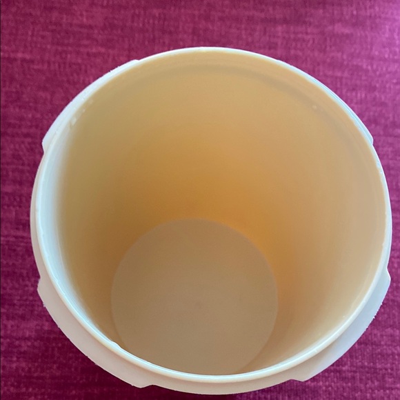 Tupperware Canister With Lid - Picture 4 of 5